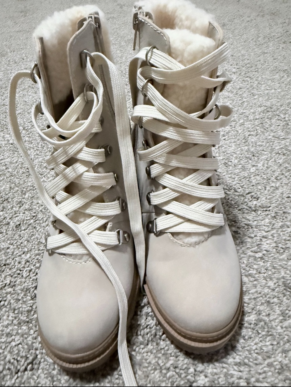 Brand New Women’s Cream Shearling-Lined Lace-Up Winter Boots